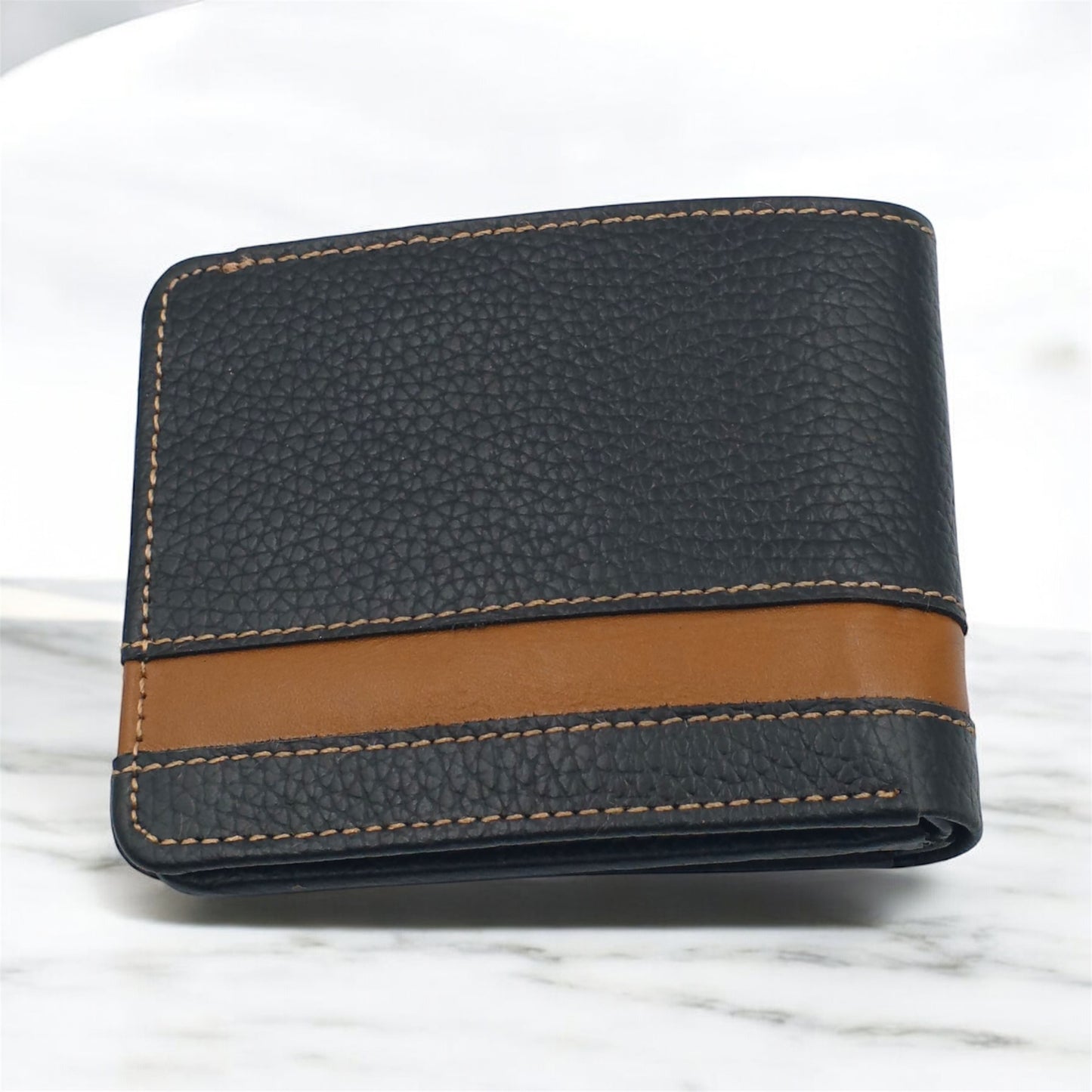 Elevate Your Everyday: 3-in-1 Pure Wallet with 1-Year Guarantee!