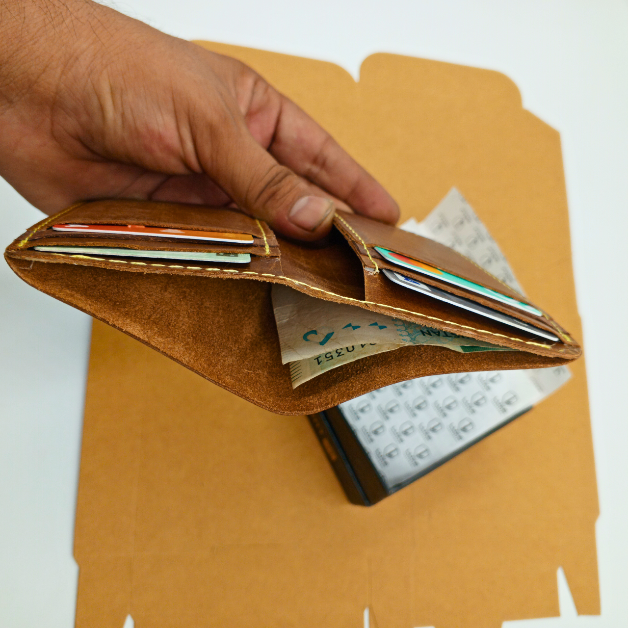 Crazy Oil PullUp Leather Wallet: Stylish and Smart | LuxeLeather | CH07